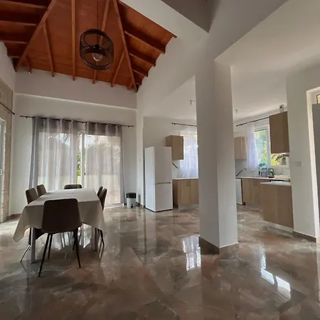 Queen Evridiki & Panorama בית נופש