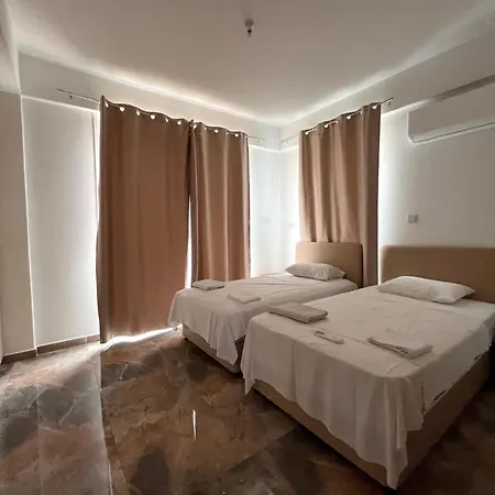 Queen Evridiki & Panorama בית נופש *