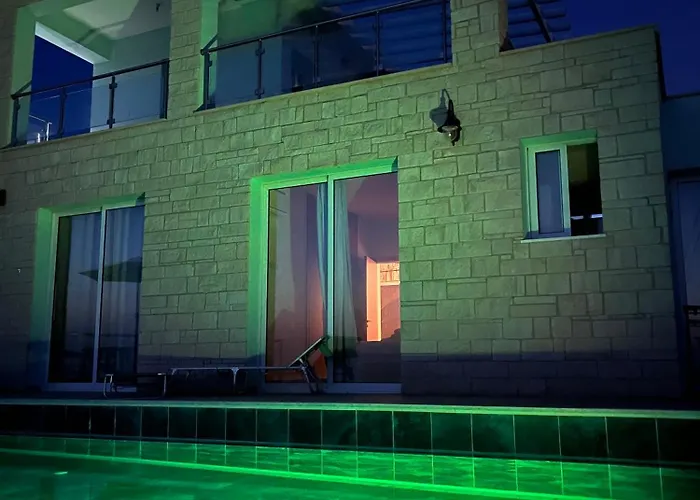 Queen Evridiki & Panorama