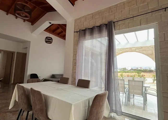 Queen Evridiki & Panorama * ペイヤ