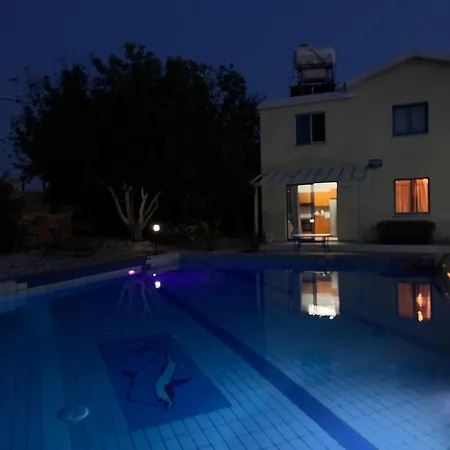 Queen Evridiki & Panorama Holiday home Peyia