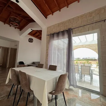 Queen Evridiki & Panorama * Пейя